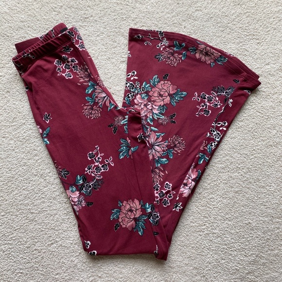 Bell Bottom Leggings - Picture 2 of 4